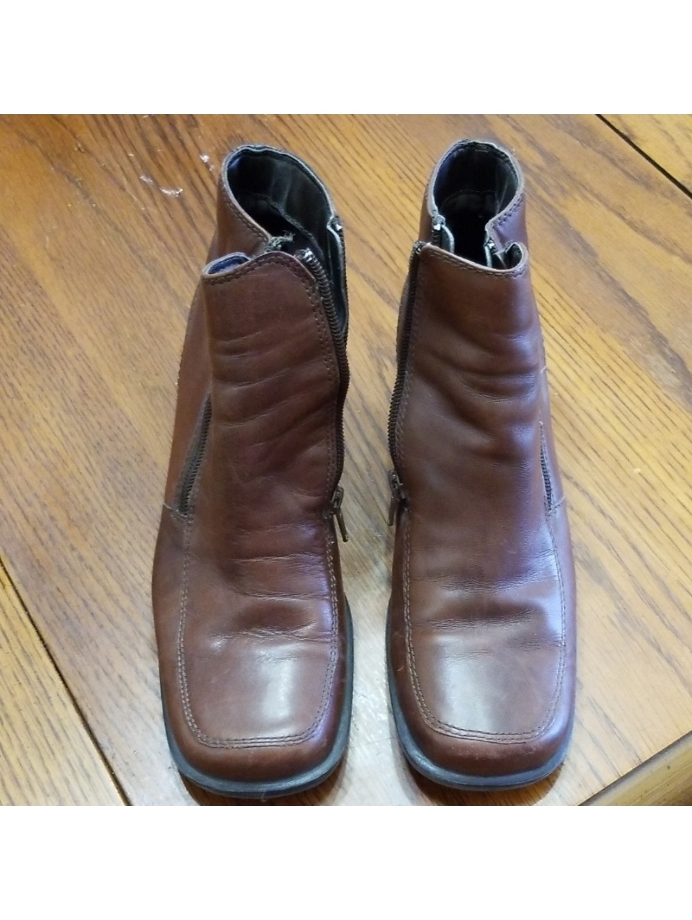 Covington Brown Leather Women's Ankle Boots Size 8M